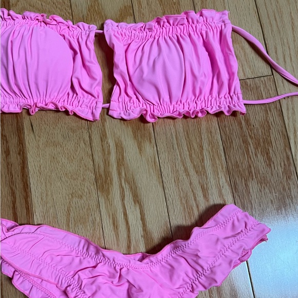 Bikini - Picture 2 of 4